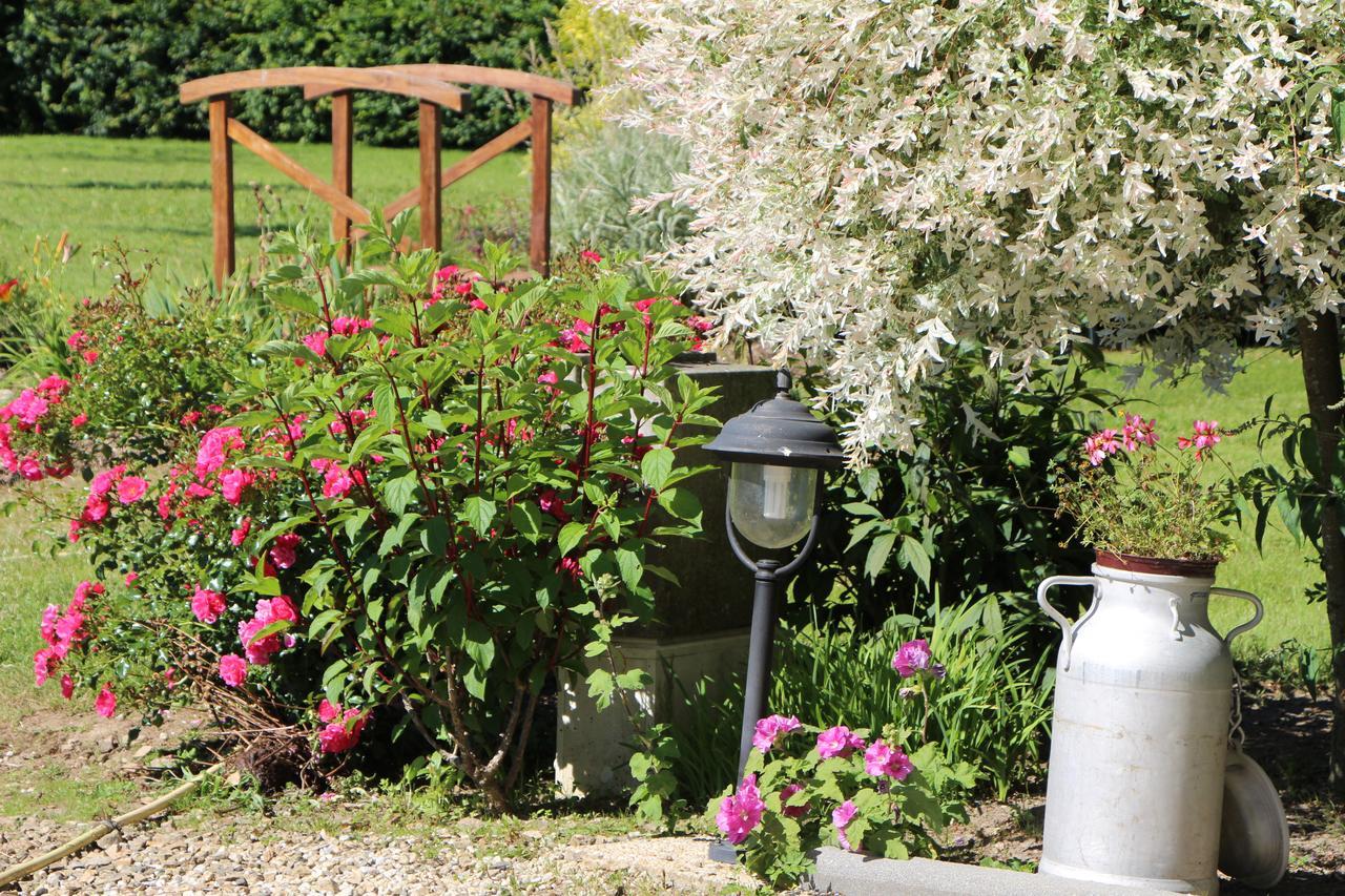 Gîte d'Anne et Ulysse Sept-Freres Extérieur photo